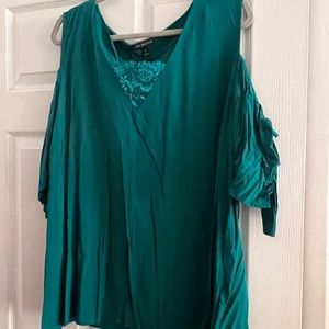 Lane Bryant peekaboo shoulder top size 28 -never worn